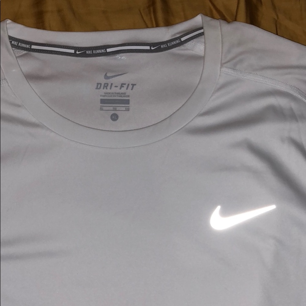 Nike - Picture 2 of 4